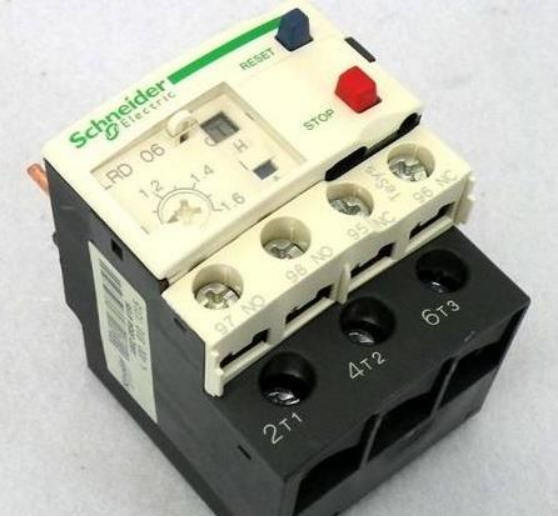 石家莊配電柜,河北配電柜,石家莊變頻柜,石家莊PLC控制柜