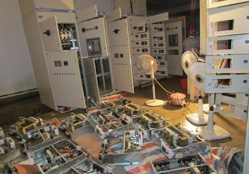 石家莊配電柜,河北配電柜,石家莊變頻柜,石家莊PLC控制柜