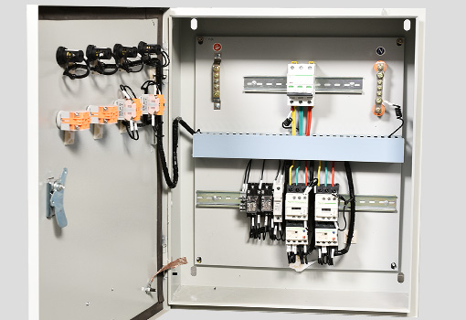 配電箱內(nèi)部實(shí)物圖