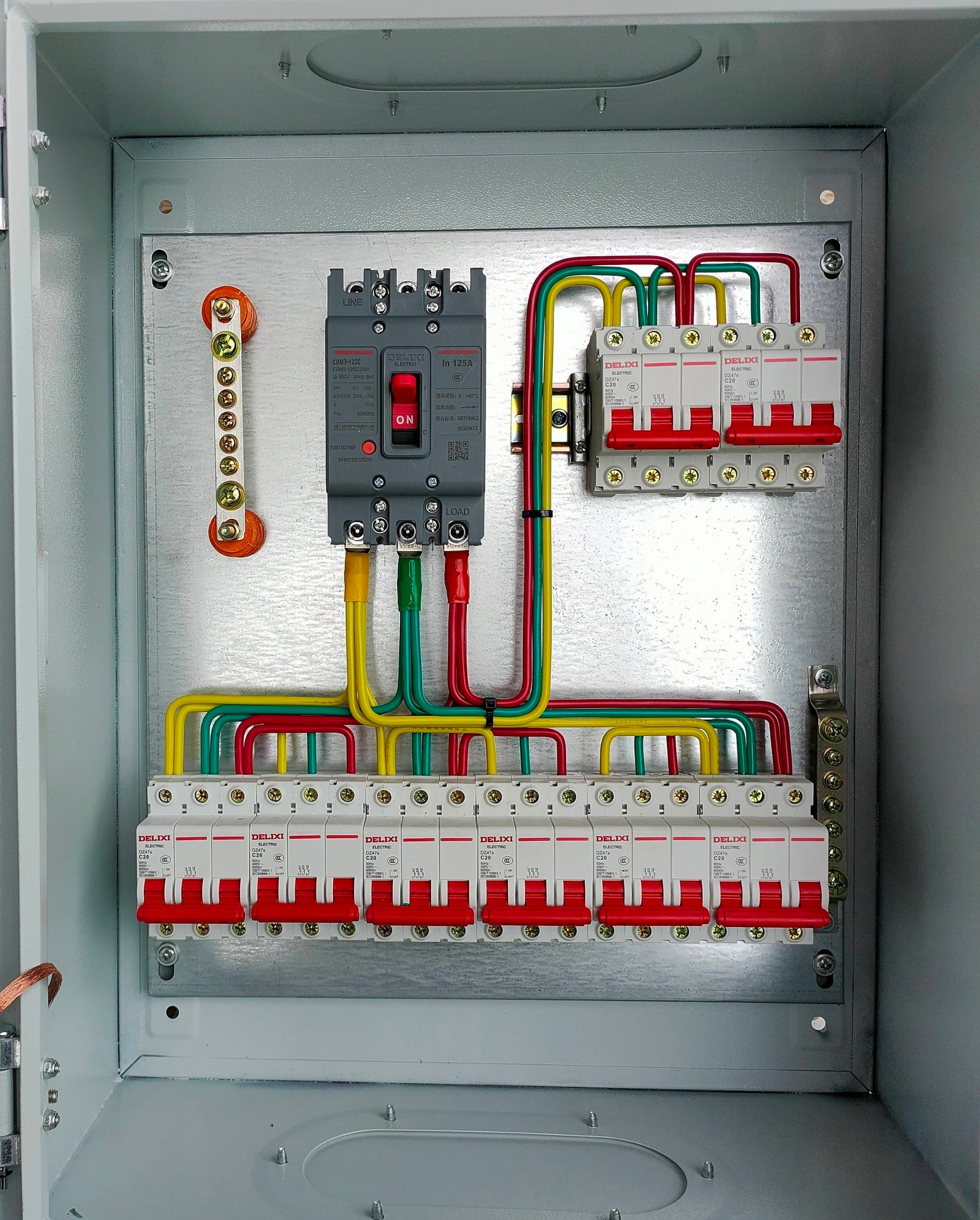 石家莊配電柜,河北配電柜,石家莊變頻柜,石家莊PLC控制柜